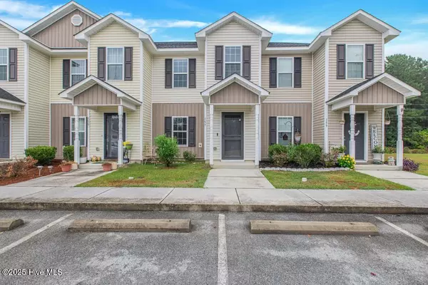 157 W Murrow LN, Jacksonville, NC 28546