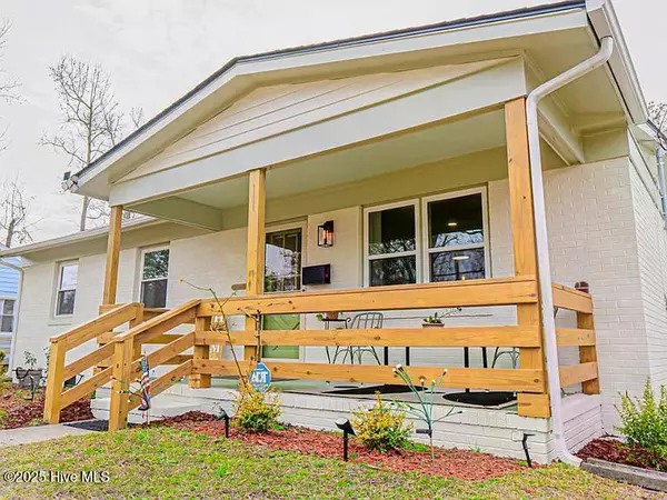 110 S 15th ST, Wilmington, NC 28401