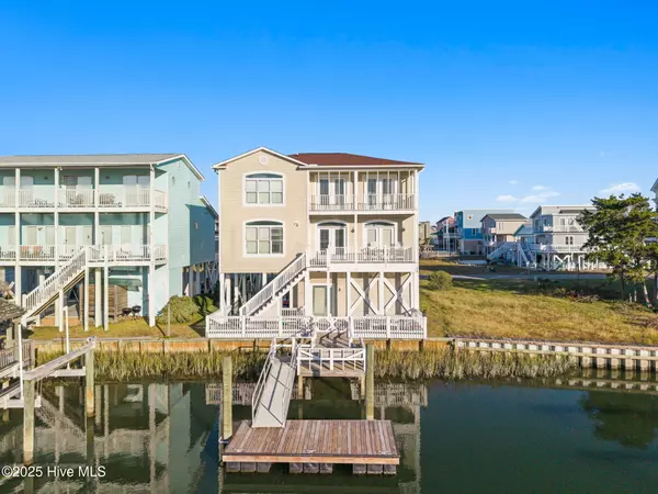 Holden Beach, NC 28462,109 Salisbury ST