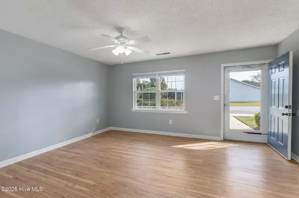 Morehead City, NC 28557,303 Barbour RD #802