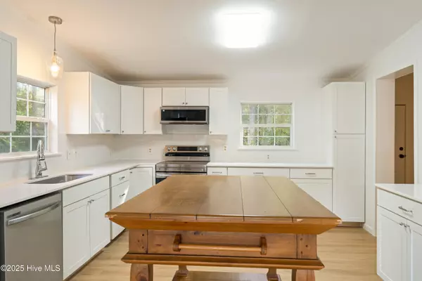 Rocky Point, NC 28457,15903 N Nc Highway 210