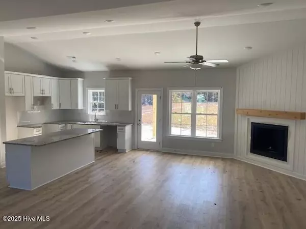 Lucama, NC 27851,5322 Lloyd RD