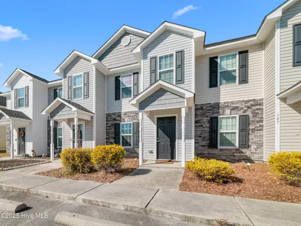 145 W Murrow LN, Jacksonville, NC 28546