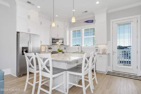 Emerald Isle, NC 28594,205 Islander DR #B2