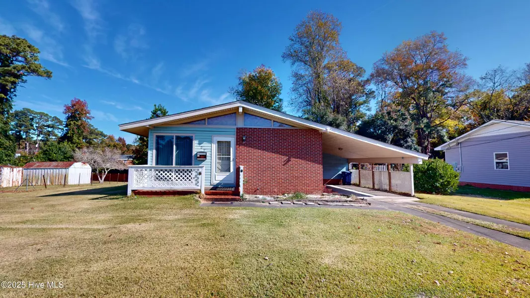 109 London LN, Jacksonville, NC 28540