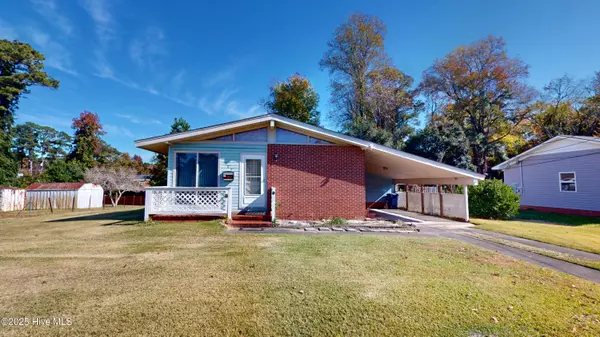 109 London LN, Jacksonville, NC 28540