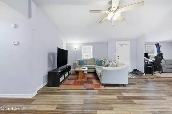 Elizabeth City, NC 27909,512 Timothy DR