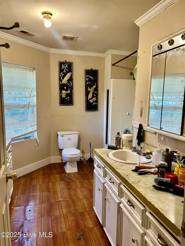 Kinston, NC 28501,513 J P Harrison BLVD