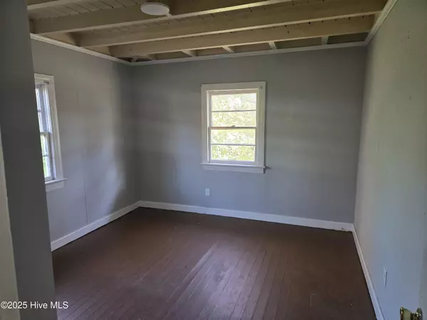 Hamilton, NC 27840,103 W Long ST