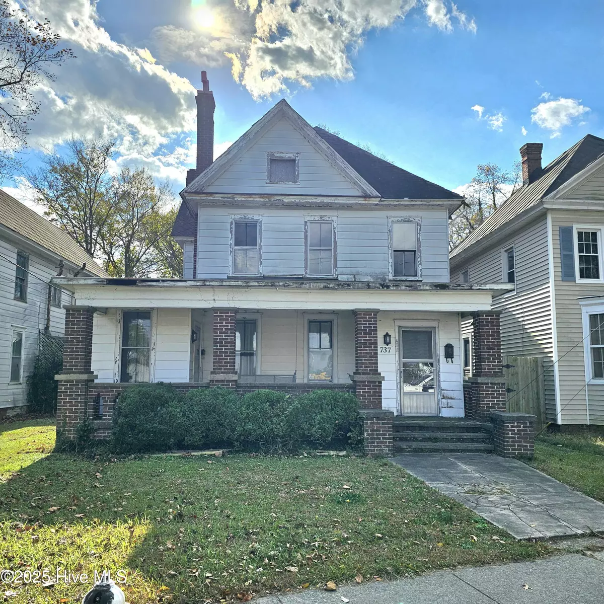 Elizabeth City, NC 27909,737 Riverside AVE