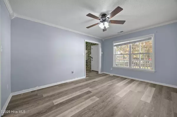 Jacksonville, NC 28546,102 Trenton PL