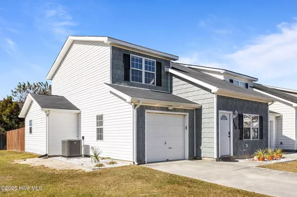 Hubert, NC 28539,220 Jessie CIR