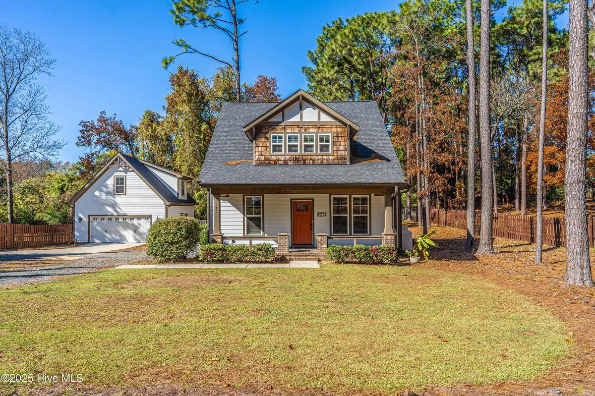 Southern Pines, NC 28387,570 Clark ST