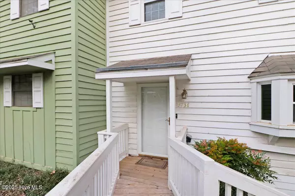 Raleigh, NC 27612,5738 Three Oaks DR