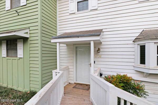 Raleigh, NC 27612,5738 Three Oaks DR