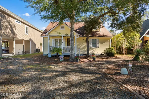 166 NW 7th ST, Oak Island, NC 28465