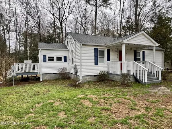 Vass, NC 28394,225 Oakwood DR