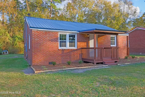 Wallace, NC 28466,214 Pine ST
