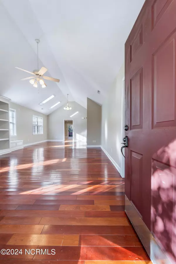 Jacksonville, NC 28540,223 Riverbend RD