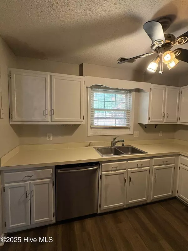 Jacksonville, NC 28546,502 W Hilltop CT