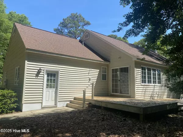 Pine Knoll Shores, NC 28512,102 Chestnut CT