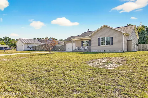 Hubert, NC 28539,109 Jenna Rea RD