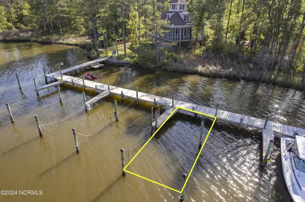 Oriental, NC 28571,109 Spinnaker Point RD N