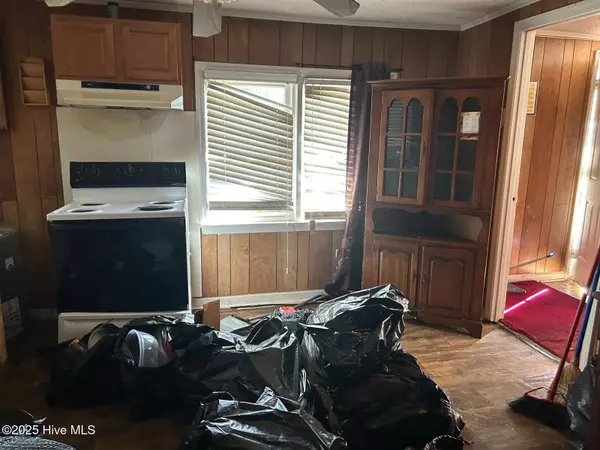 Bolton, NC 28423,49 S 12th ST