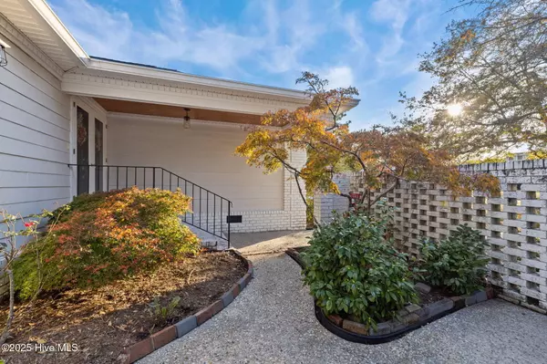 Morehead City, NC 28557,1600 Chip Shot DR