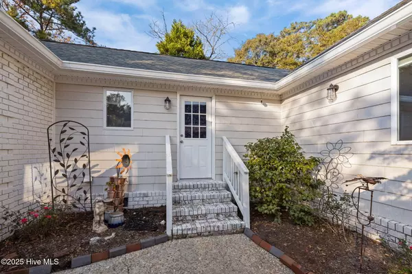 Morehead City, NC 28557,1600 Chip Shot DR