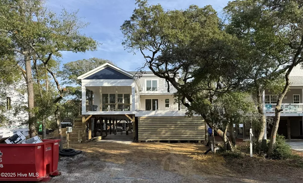 100 SE 43rd ST, Oak Island, NC 28465
