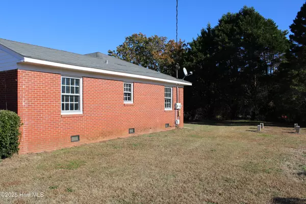 Kenly, NC 27542,398 N Englewood DR