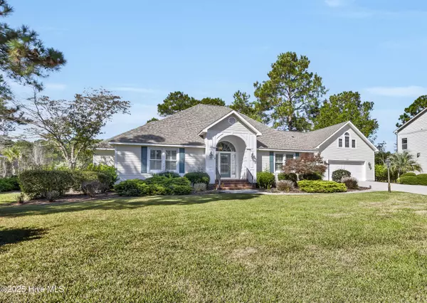 Bolivia, NC 28422,1799 Red Cardinal LN SE