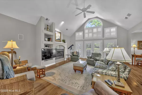 Bolivia, NC 28422,1799 Red Cardinal LN SE