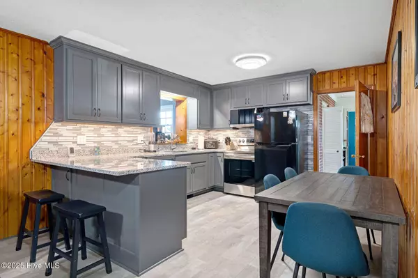 Teachey, NC 28464,112 Mcmillan ST