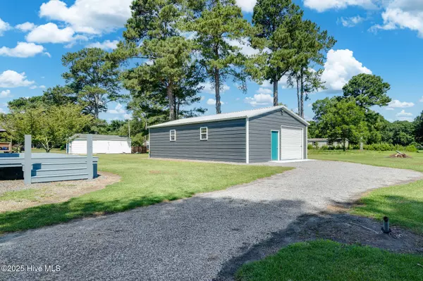 Teachey, NC 28464,112 Mcmillan ST