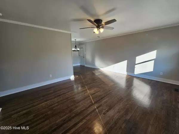 Jacksonville, NC 28540,706 Doris AVE