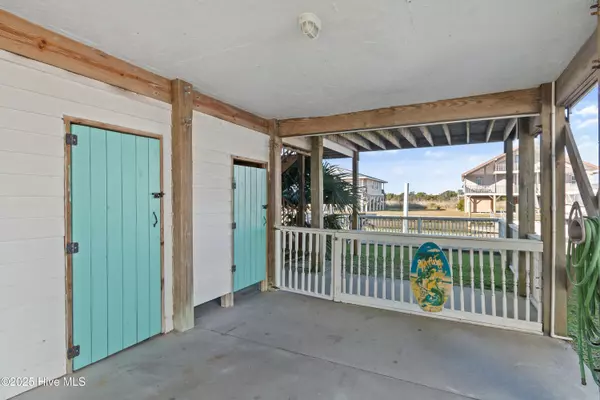 Holden Beach, NC 28462,135 Starfish DR