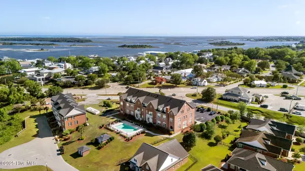 Swansboro, NC 28584,502 Main ST #Unit 107