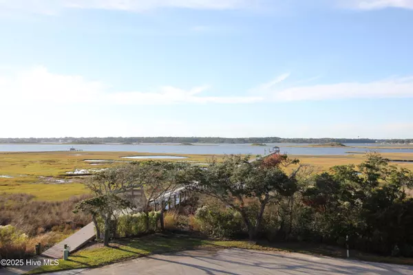 Surf City, NC 28445,102 S Harbor DR