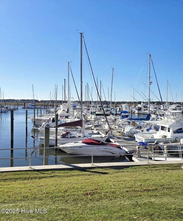 Southport, NC 28461,5007 Nester DR