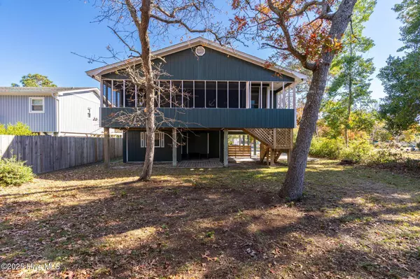 Oak Island, NC 28465,137 NE 6th ST