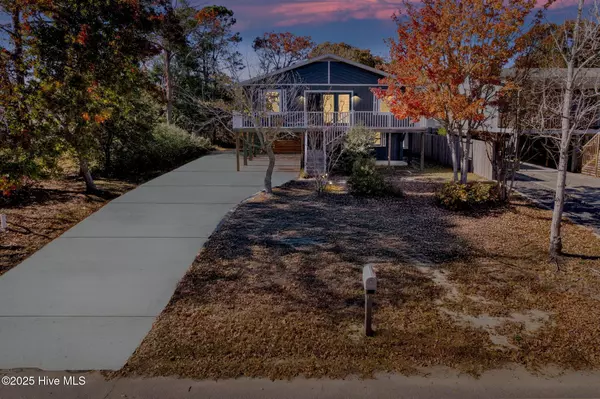 Oak Island, NC 28465,137 NE 6th ST