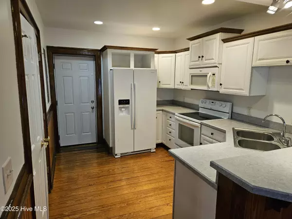 Beaufort, NC 28516,312 Marsh ST #F