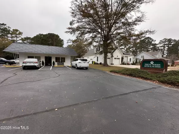 601 Chelsea RD, Trent Woods, NC 28562