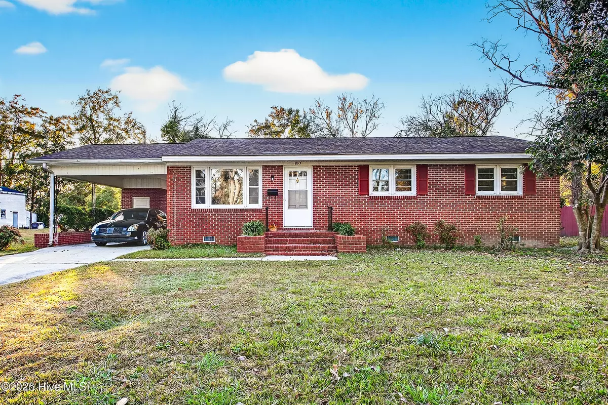 New Bern, NC 28562,803 Pinetree DR