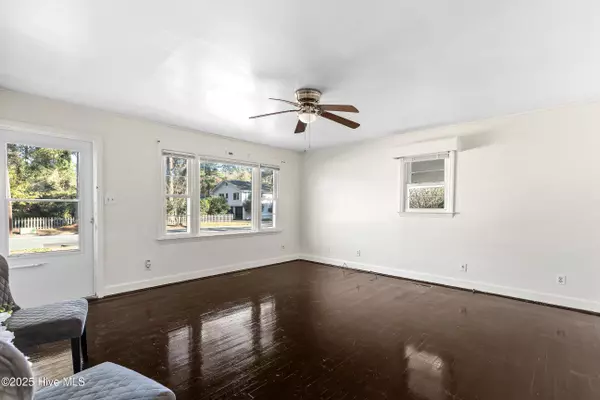 New Bern, NC 28562,803 Pinetree DR