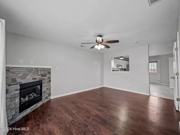 Jacksonville, NC 28546,100 Pinegrove CT