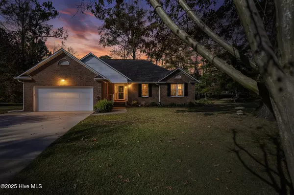 318 Magellan DR, New Bern, NC 28560