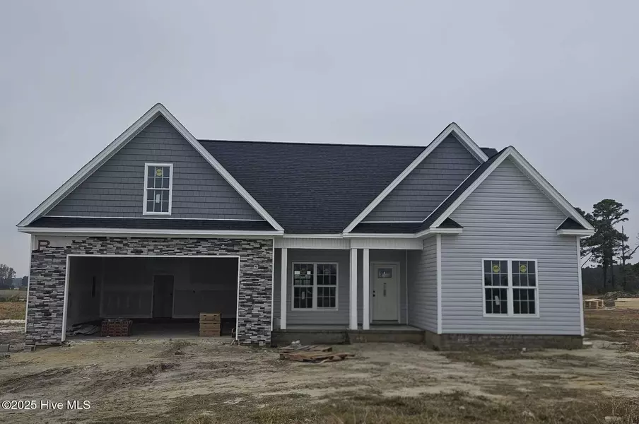 1907 Ridenour CT, Farmville, NC 27828